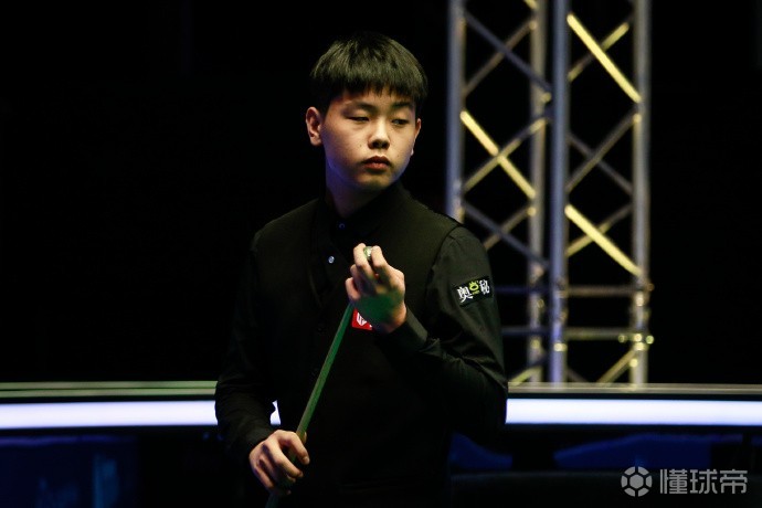 造成眉骨部 造成眉骨部